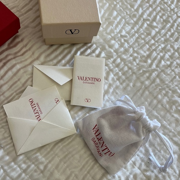 Valentino Garavani Gold Ring with Swarovski Crystals - Picture 4 of 9